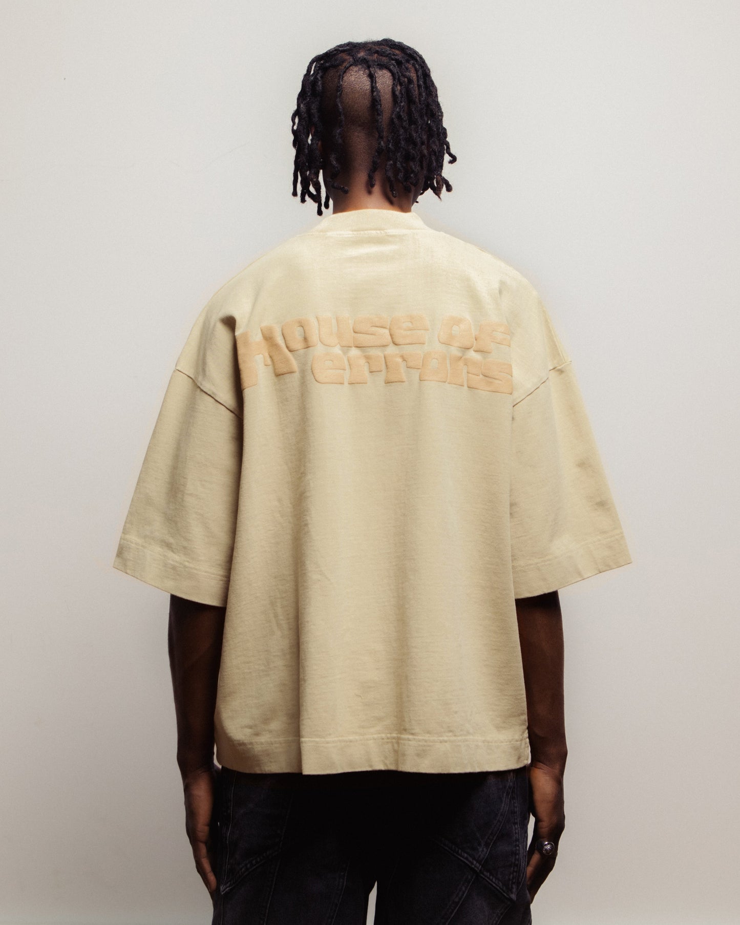 ALL-SEEING HEAVYWEIGHT TEE IN SAHARA