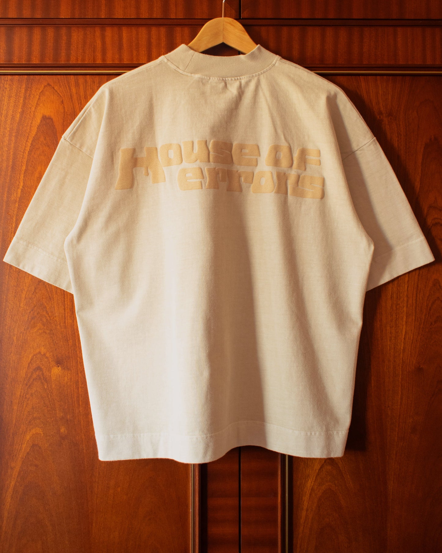 ALL-SEEING HEAVYWEIGHT TEE IN SAHARA
