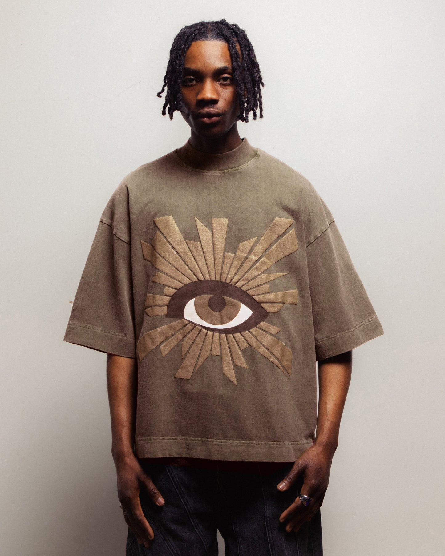 ALL-SEEING HEAVYWEIGHT TEE IN SILT