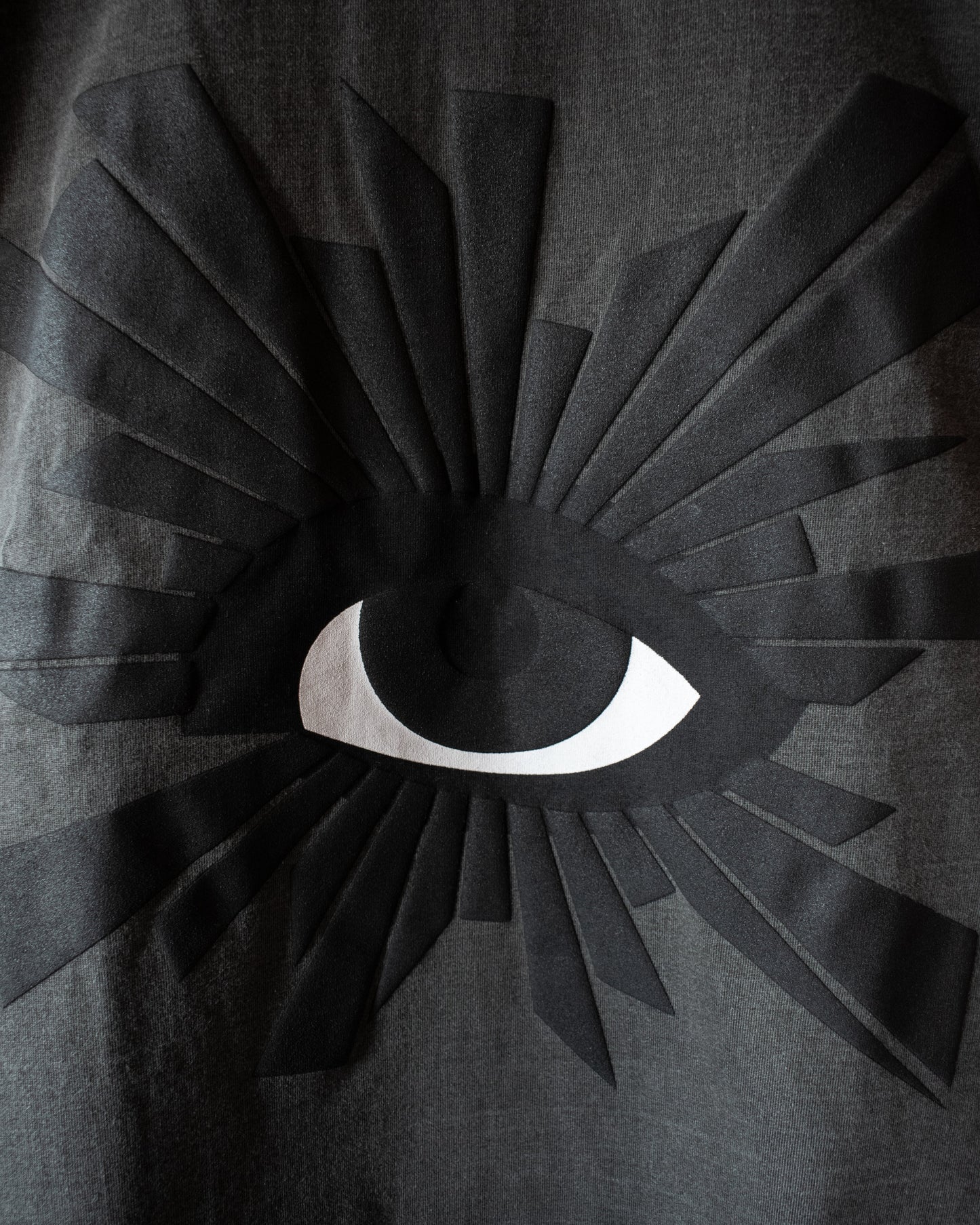 ALL-SEEING HEAVYWEIGHT TEE IN SABLE