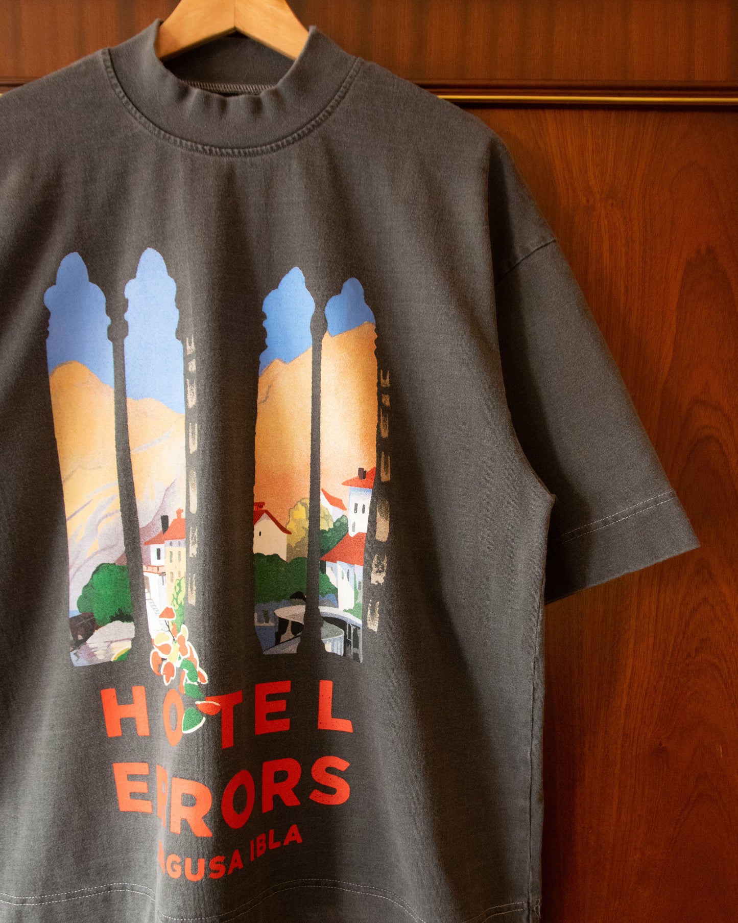 HOTEL ERRORS HEAVYWEIGHT TEE - RAGUSA IBLA (SABLE)
