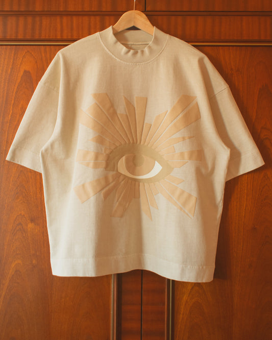 ALL-SEEING HEAVYWEIGHT TEE IN SAHARA