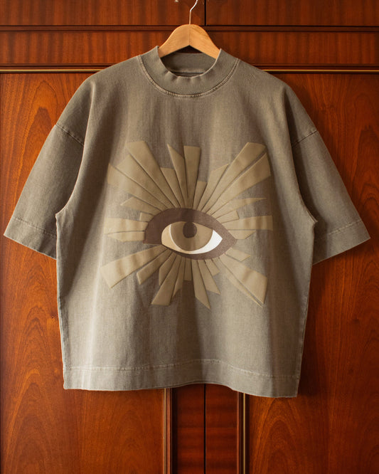 ALL-SEEING HEAVYWEIGHT TEE IN SILT